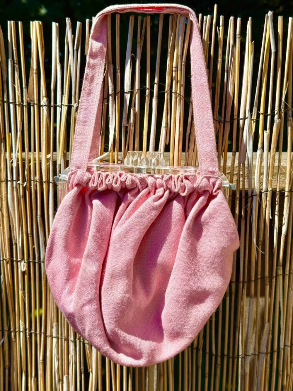 Vintage Mid Century Pink Linen Ruffled Drawstring Bag With Lucite Hinge Kiss